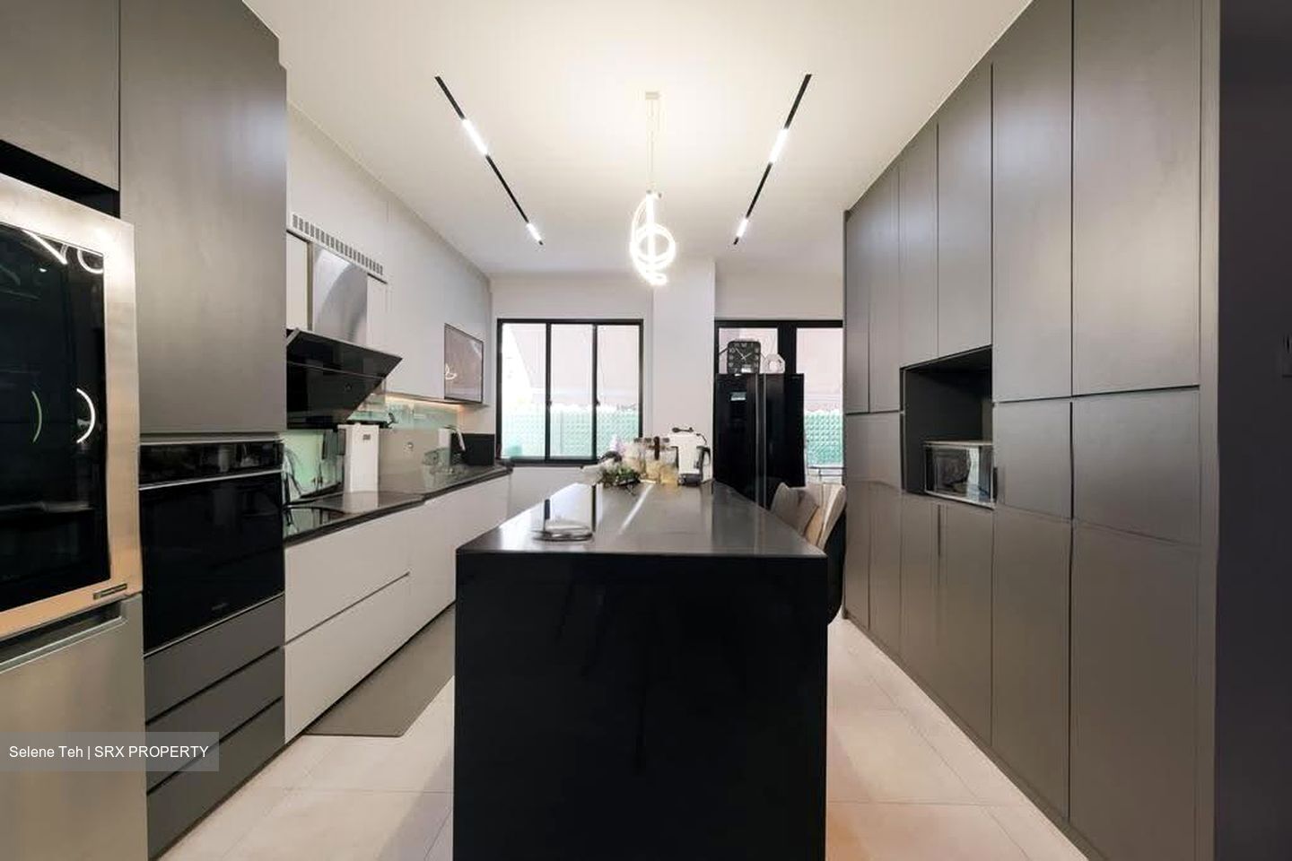Liria Terrace (D17), Terrace #605536211